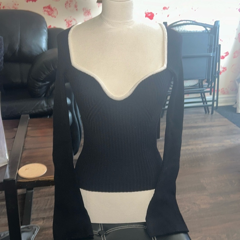 H&M Bell sleeve tops
